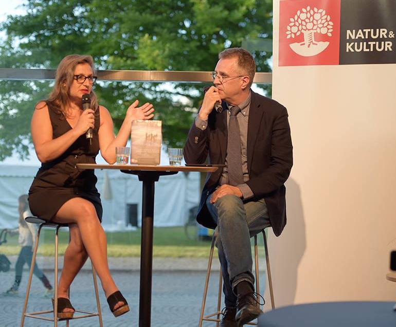 Samtal i Almedalen med förläggaren Stephen Farran-Lee